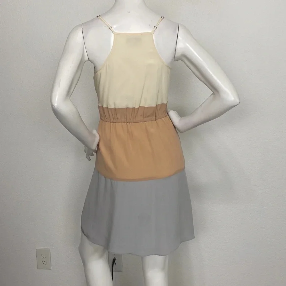 Broadway & Broome Cream Tan Gray 100% Silk Colorblock Pullover Dress Size 4 - Picture 5 of 9
